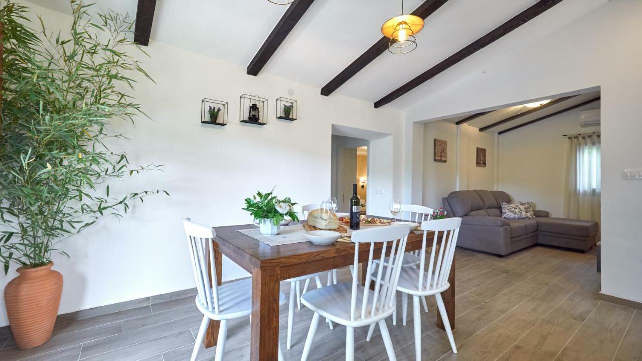 Casa Valla By Rent Istria Buzet Exterior photo